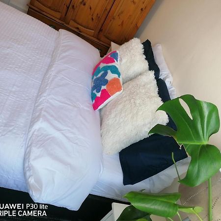 Edinburgh City Center Haymarket Double Room Exterior photo